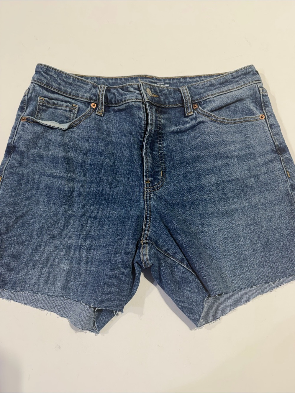 Old Navy Women's Raw-Hem Denim Shorts - Medium Blue